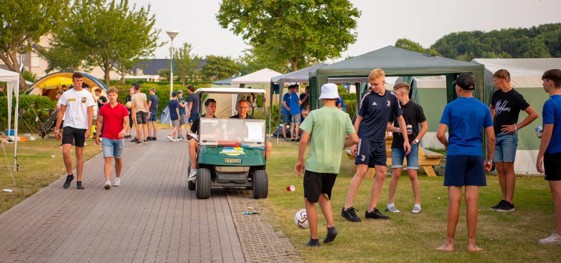 De Beste Vakantiebestemmingen voor Jongeren in Nederland